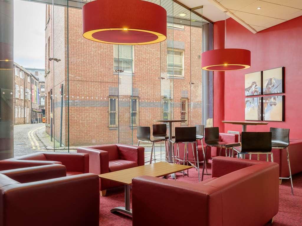 Travelodge Leeds Central Ресторан фото