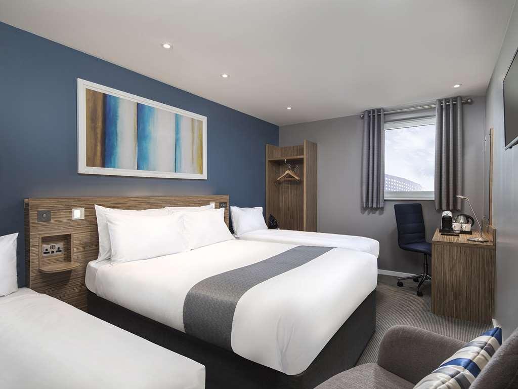Travelodge Leeds Central Номер фото
