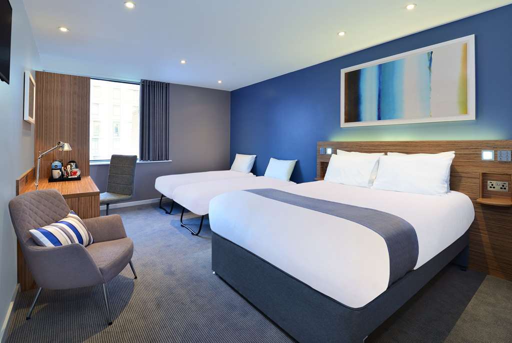 Travelodge Leeds Central Номер фото